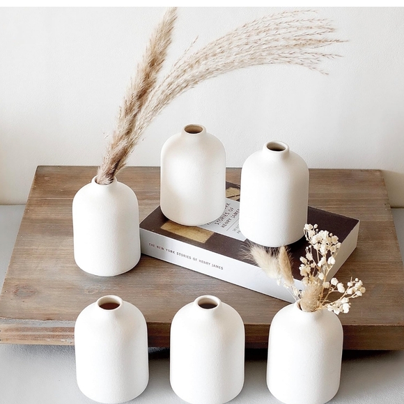 Carrot's Den - Set of 6 White Mini Ceramic Vases for Home Decor | Boho Bud Vases - Picture 4 of 8